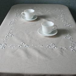 tablecloth3.jpg