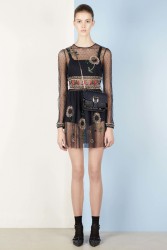 127922922_46redvalentino.jpg