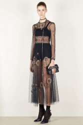 127922924_44redvalentino.jpg