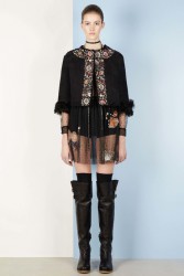 127922932_38redvalentino.jpg