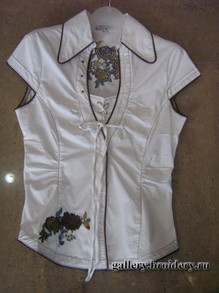 MOSCHINO)