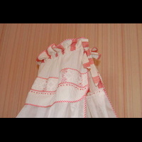 Сверху должен быть балдахин. Как же без него?