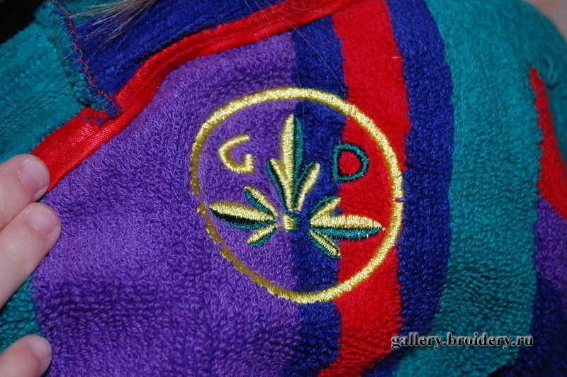 Дизайн "собран" из "запчастей" Janome MC11000