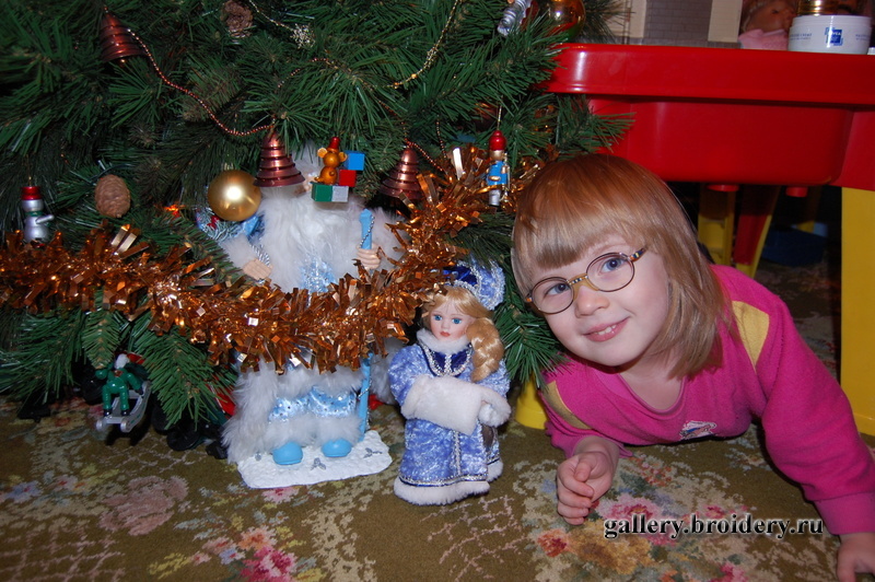 "А это - Дед Мороз и Снегурочка!"