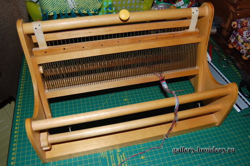 Ткацкий станок, только игрушечный
