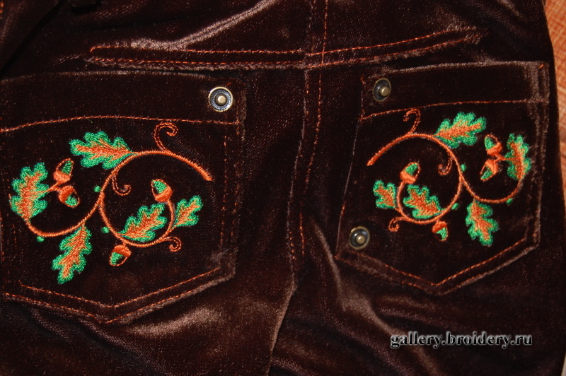 Сзади - целых два!