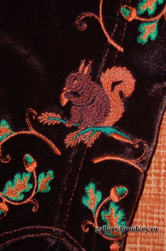 Белочка поближе