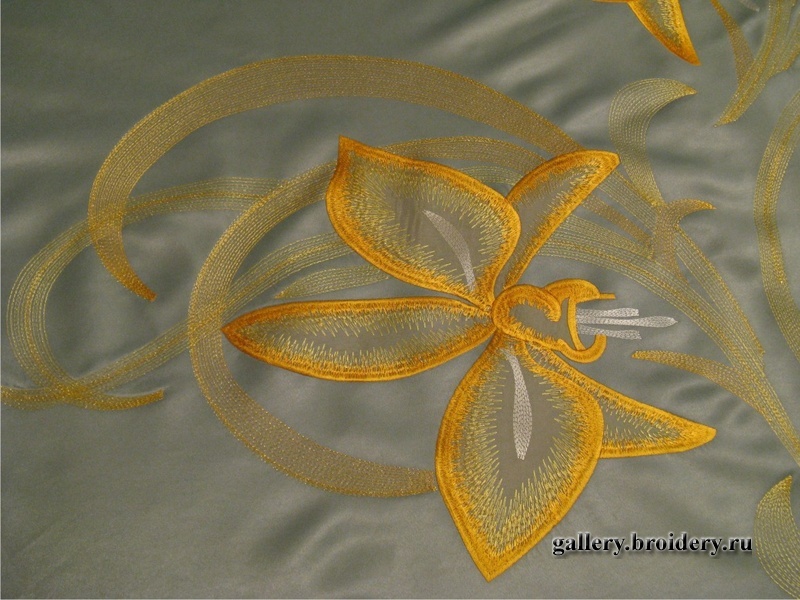 Тонкое шелковое покрывало, фрагмент 50 см в длину