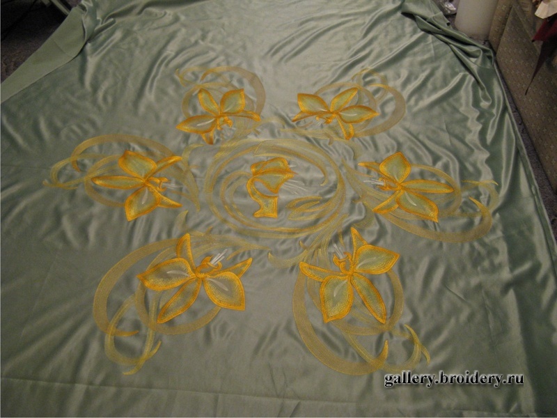 Тонкое шелковое покрывало, будет круглое диаметром 2 метра