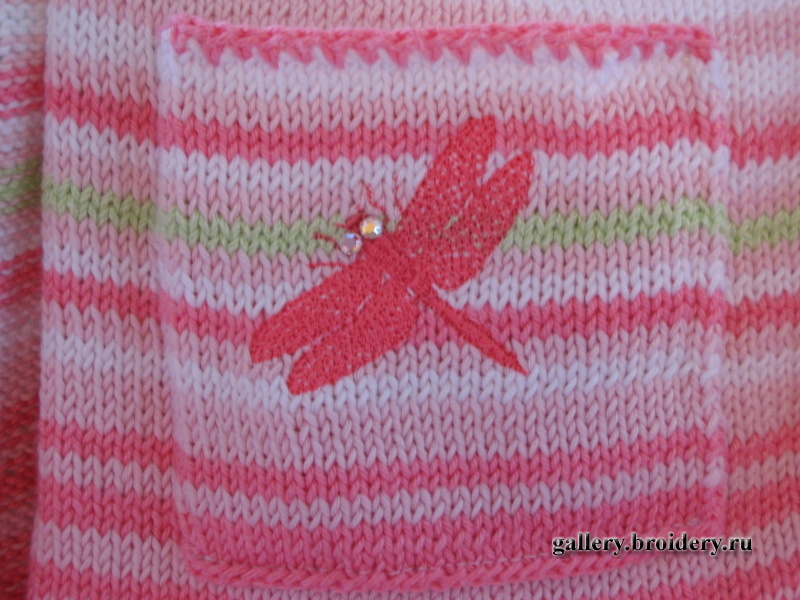 Кофточка со стрекозками