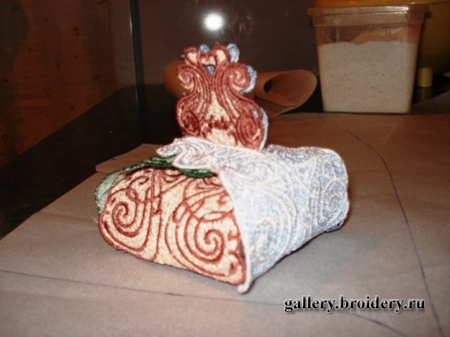 Бонбоньерка. Машинная вышивка