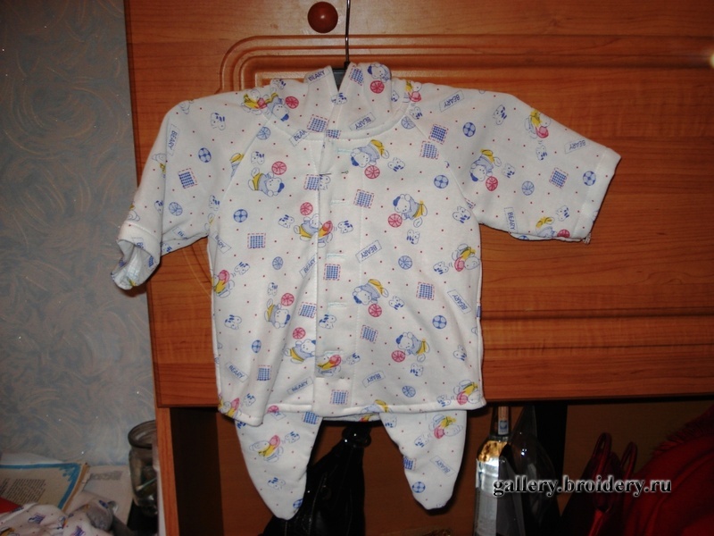 Трикотажный костюм. Шитье на оверлоке