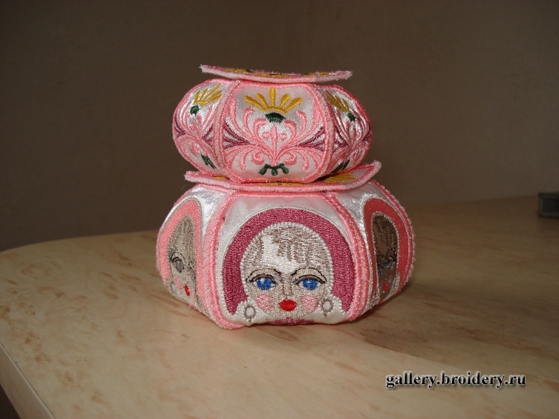 Машинная вышивка в 3D. Шкатулки