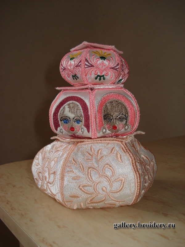 Машинная вышивка в 3D. Шкатулки