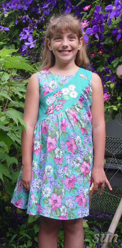 2008Ася-Зелёное_платье_с_лилиями-1