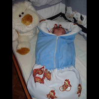 Одеяло-трансформер украшенное вышивкой по краю