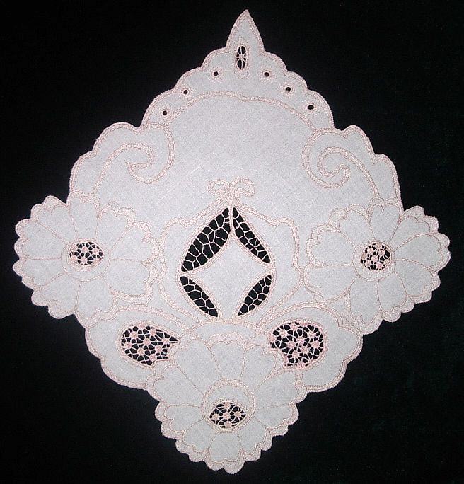 Салфетка-уголок квадратная бледно-розовая