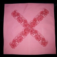 Наволочка розового цвета на квадратную подушку