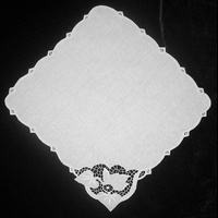 Уголок белого цвета