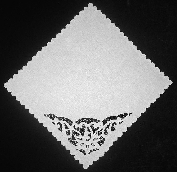 Уголок белого цвета