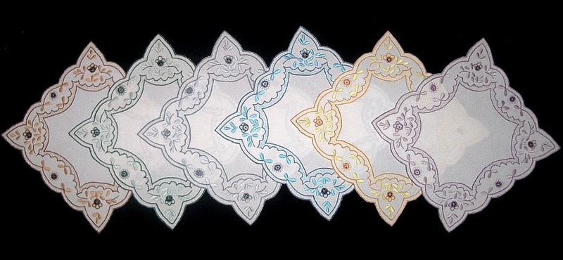 Следующие 6 салфеток из столового набора на 6 персон