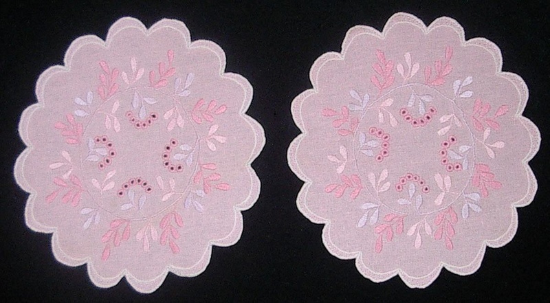 2 салфетки круглые розовые