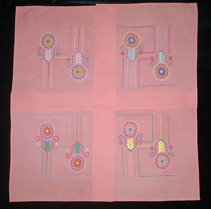 Набор салфеток розового цвета на 4 персоны