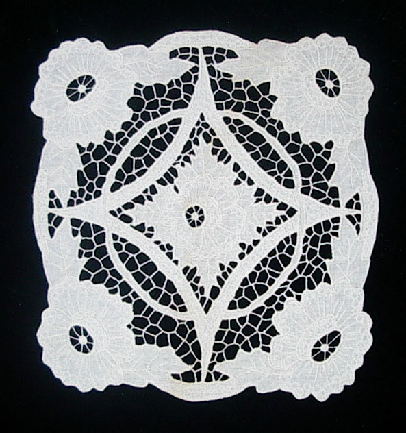 Салфетка квадратная белая