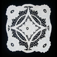 Салфетка квадратная белая