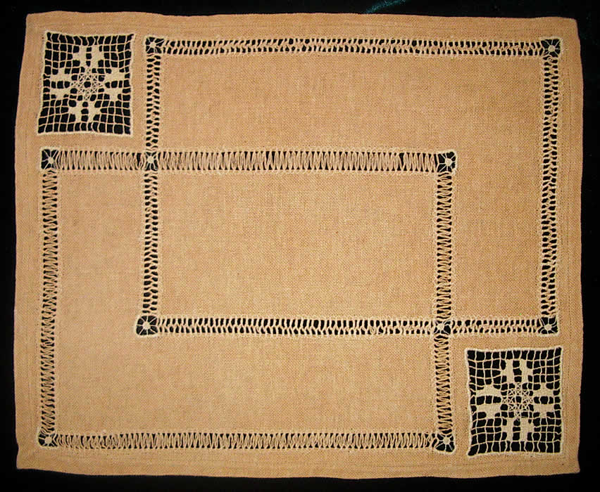 2-ая салфетка из набора для столовых приборов