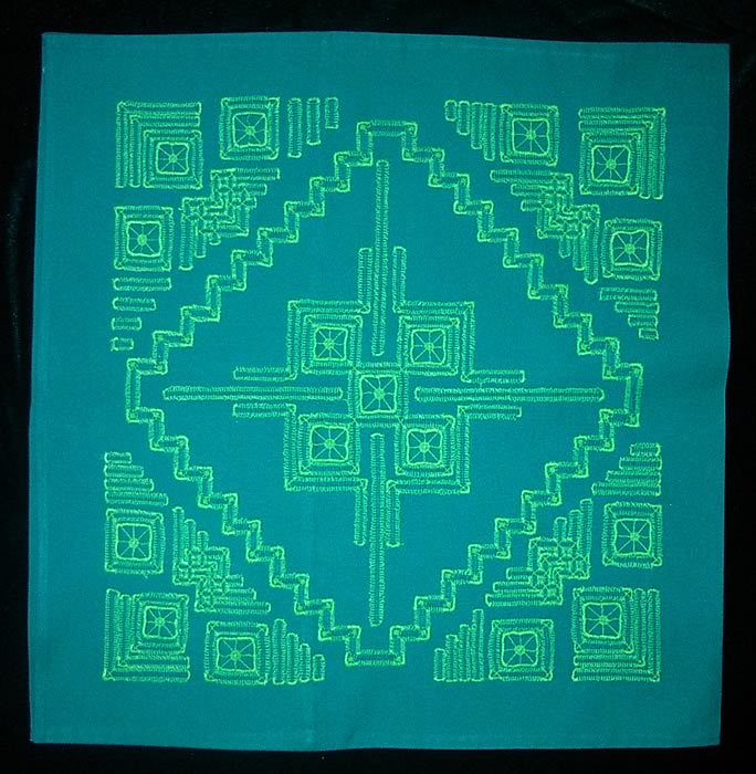 Наволочка зеленого цвета на подушку