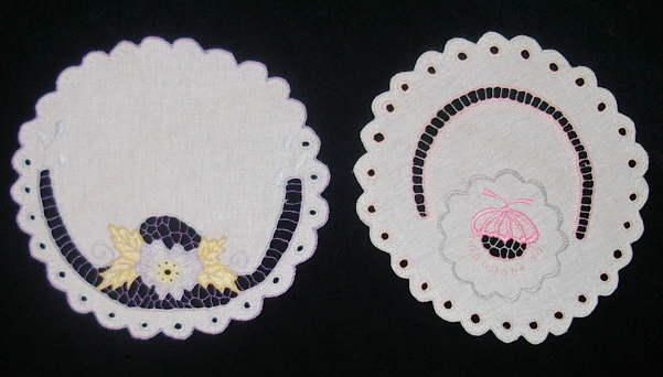 2 салфетки круглые из белого батиста