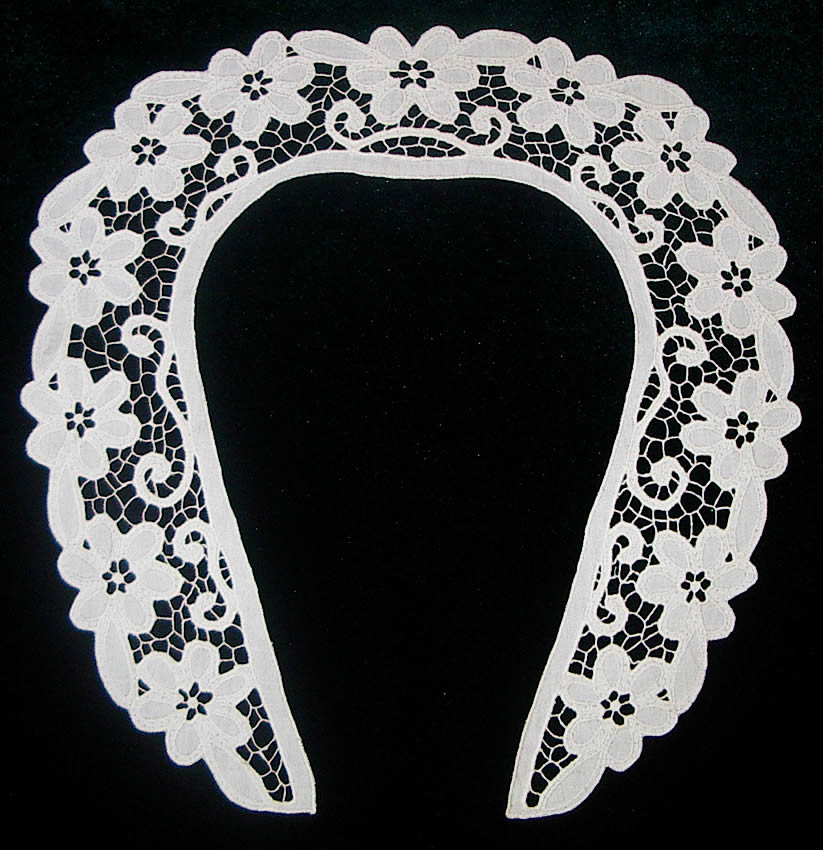 Воротник ажурный белый