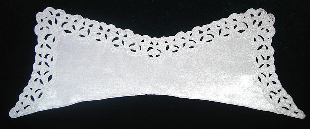 Воротник прямой из белого атласа