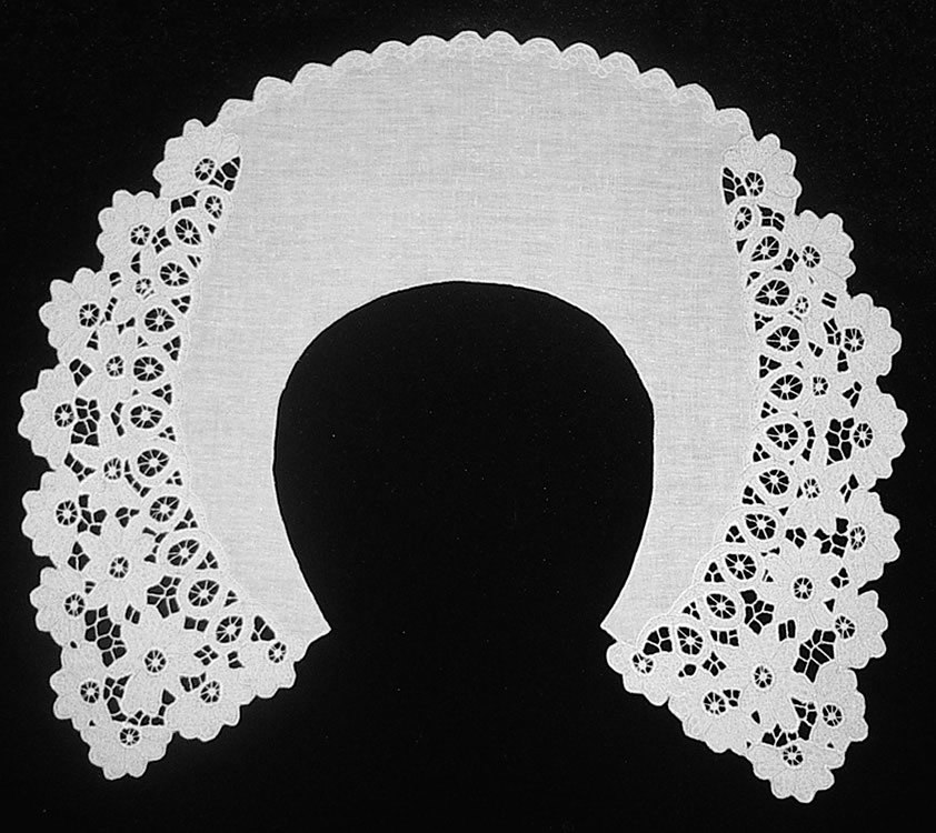 Воротник круглый "Ромашки"