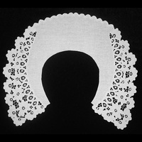 Воротник круглый "Ромашки"