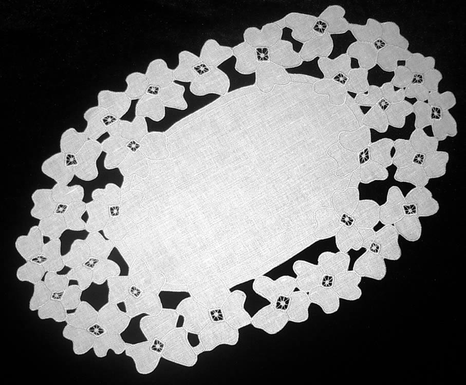 Салфетка овальная белая