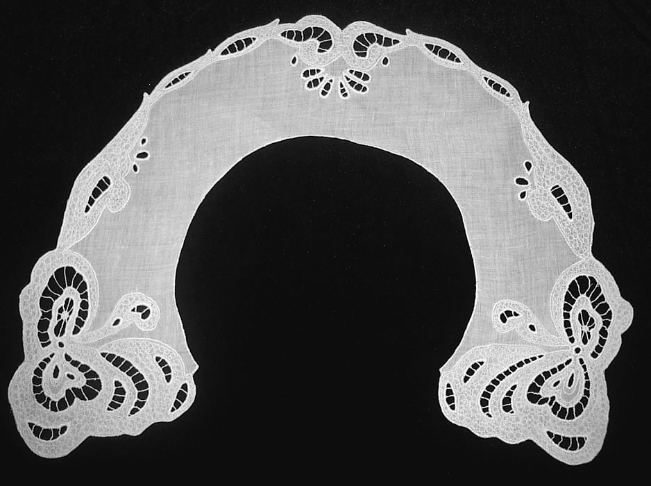 Воротник круглый белый "Бабочки"