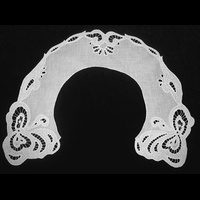 Воротник круглый белый "Бабочки"