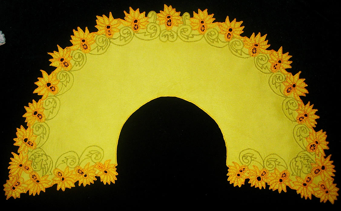 Воротник круглый из желтого искусственного шелка