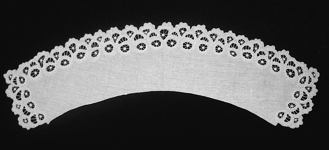 Воротник прямой белый