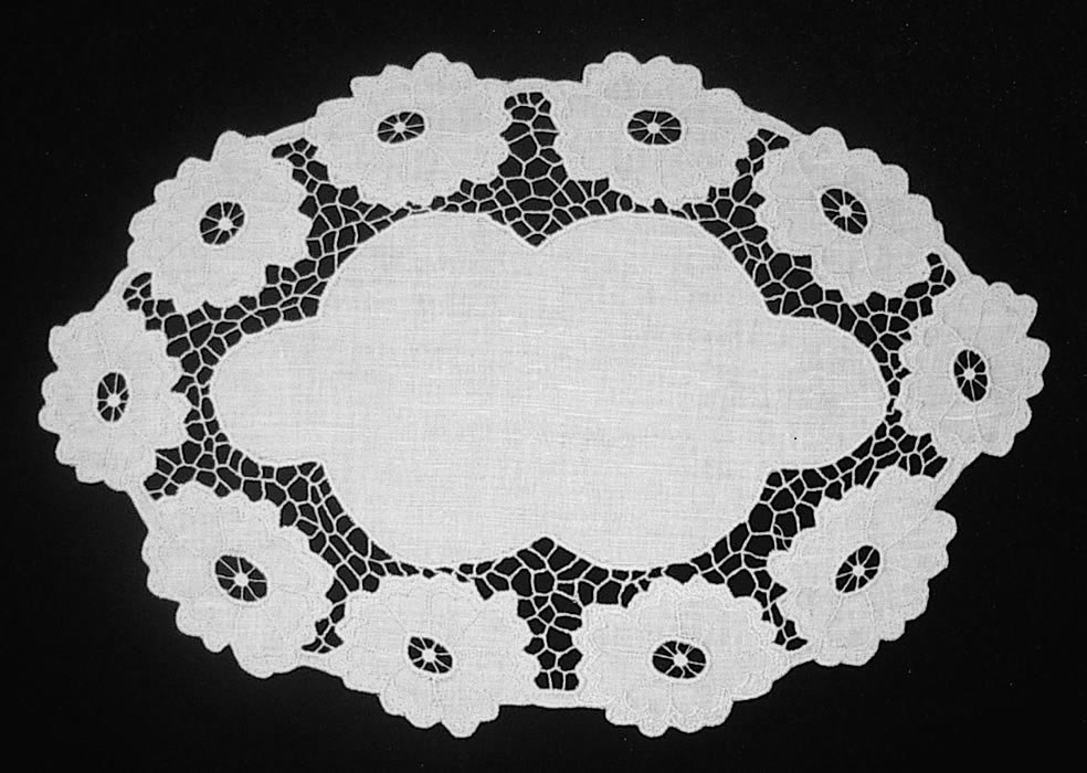 Салфетка овальная белая