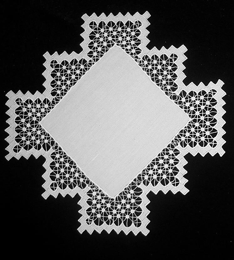 Салфетка квадратная белая