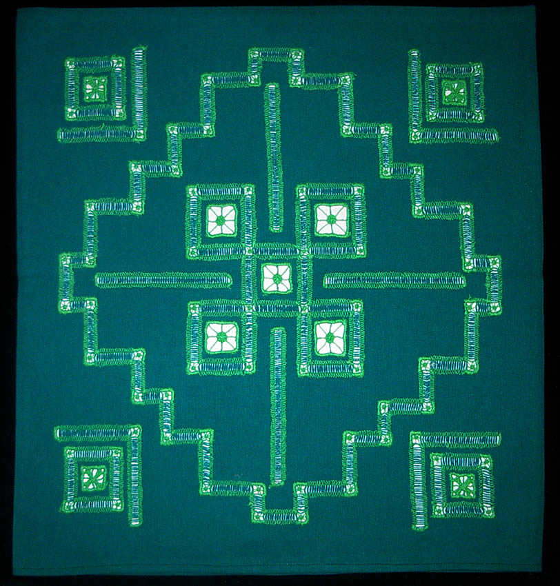 Наволочка зеленого цвета на подушку