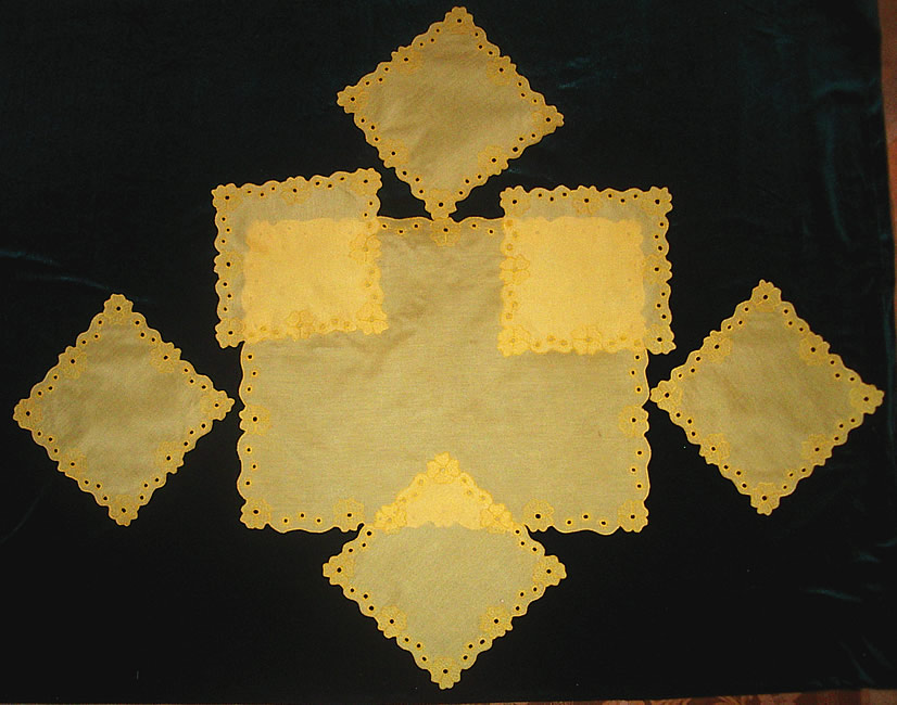 Набор салфеток желтого цвета для чайных приборов на 6 персон