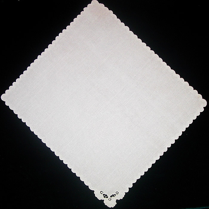 Уголок белого цвета