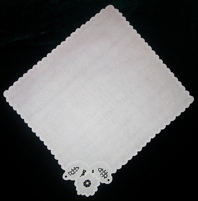 Уголок белого цвета