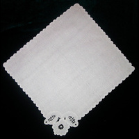 Уголок белого цвета