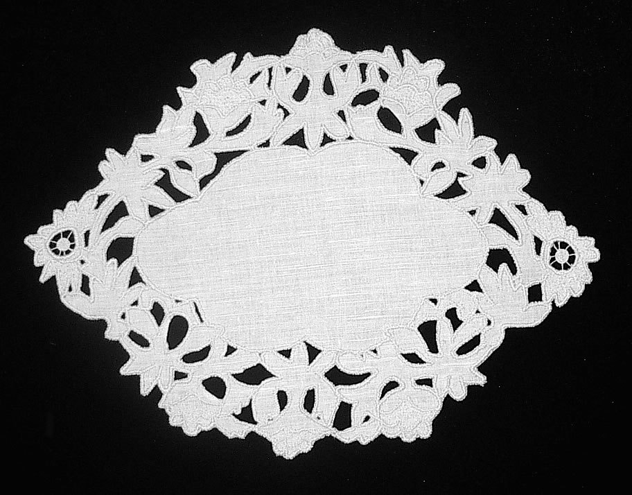 Салфетка шестиугольная белая