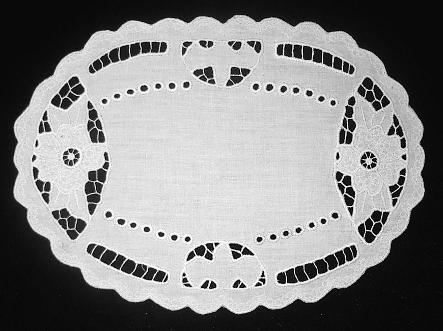 Салфетка овальная белая